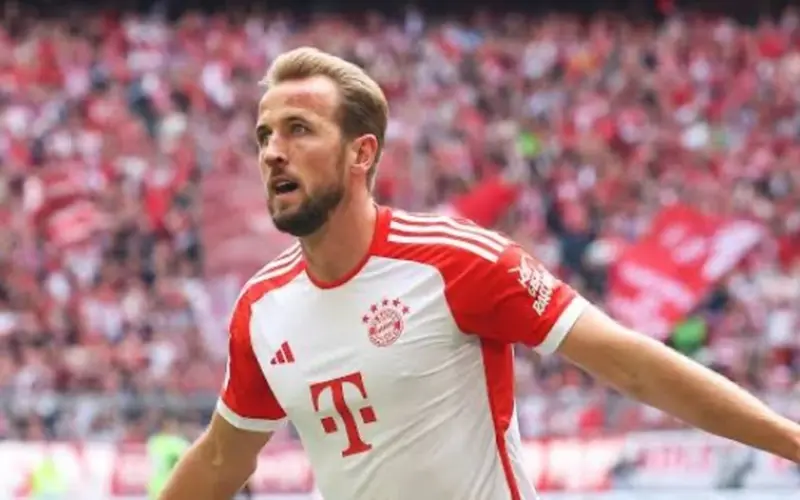 هاري كين يتخطى محمد صلاح وهنري في سباق هدافي دوري الأبطال